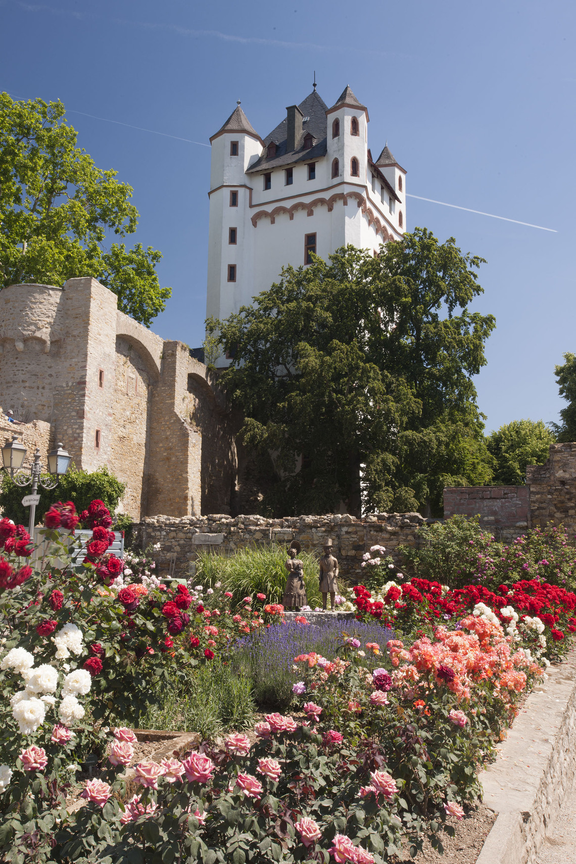Sie wurde im Dreißigjährigen Krieg 1635 von den Schweden bis auf den Wohnturm zerstört.