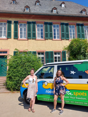 Deutsche Weinmajestäten besuchen den Rheingau