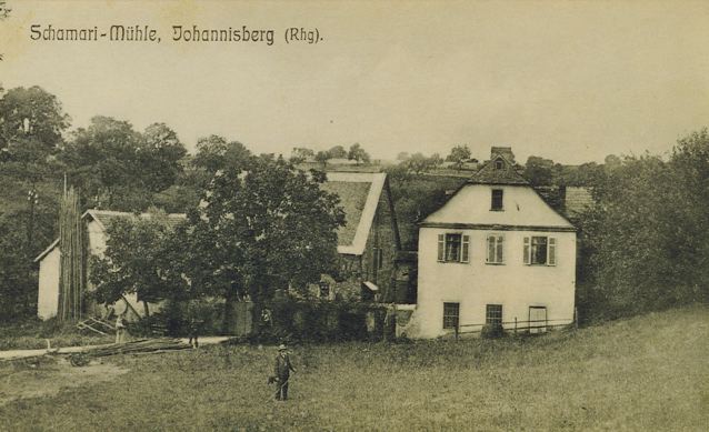 für Öl und Getreide in den 1920er Jahren. Das Anwesen baute Heinrich Schamari im Jahr 1816. Im Jahr 1929 stellte sie als letzte noch arbeitende Mühle im Johannisberger Grund ihren Betrieb ein. Die heutigen Besitzer, Familie Andersson, betreiben Weinbau